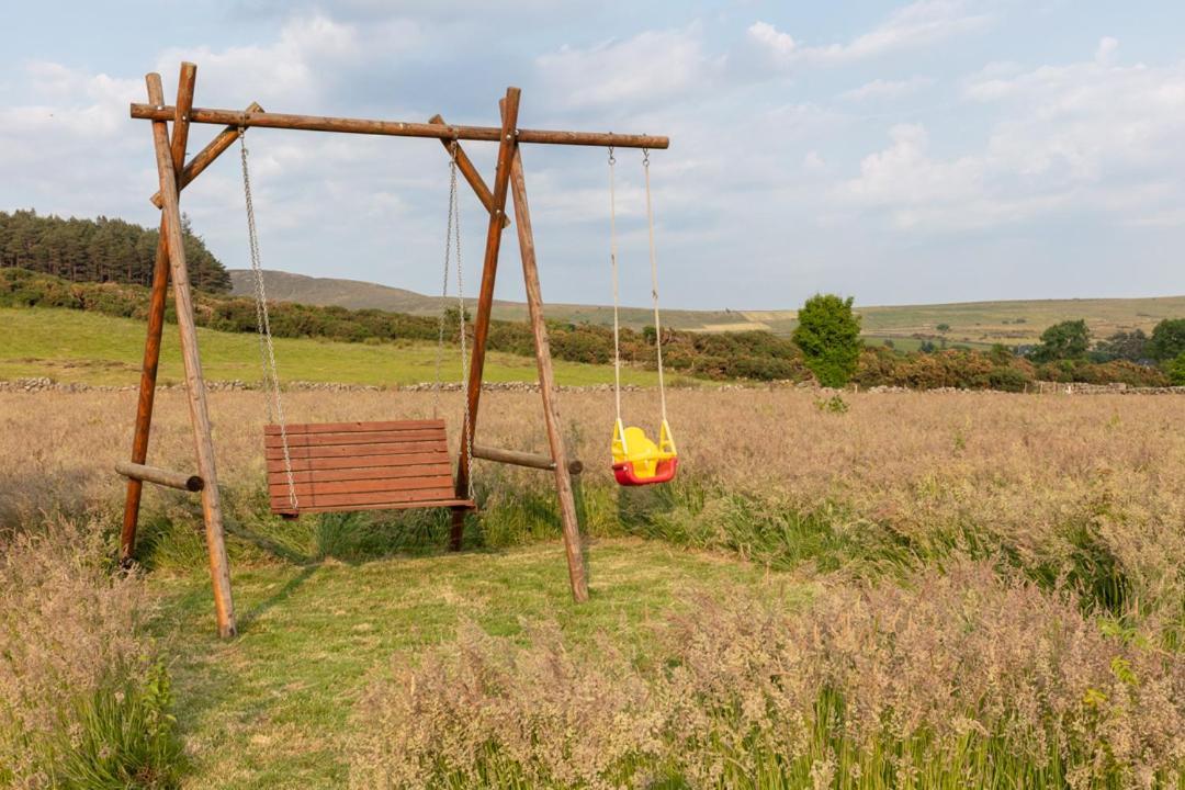 Отель Oakwood Glamping Mourne Mountains Moyad Экстерьер фото