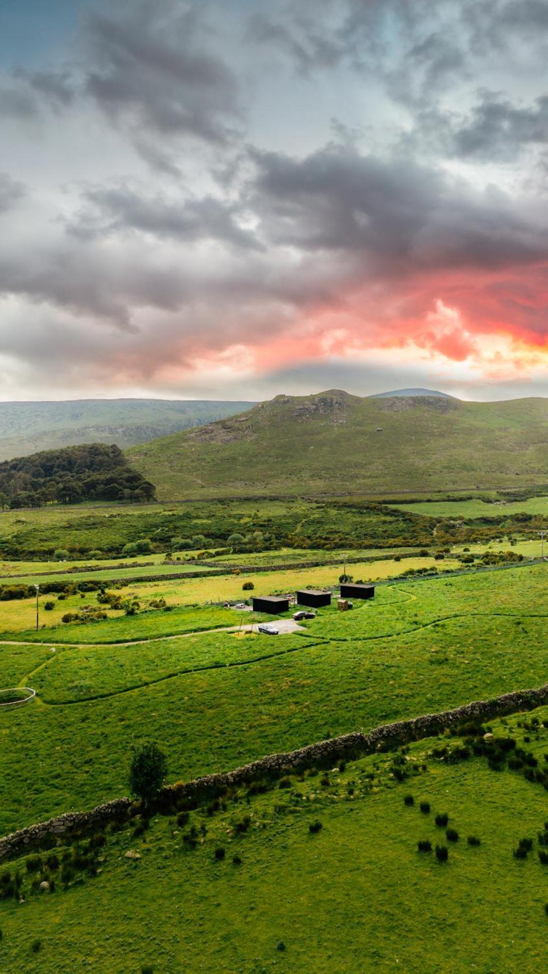 Отель Oakwood Glamping Mourne Mountains Moyad Экстерьер фото